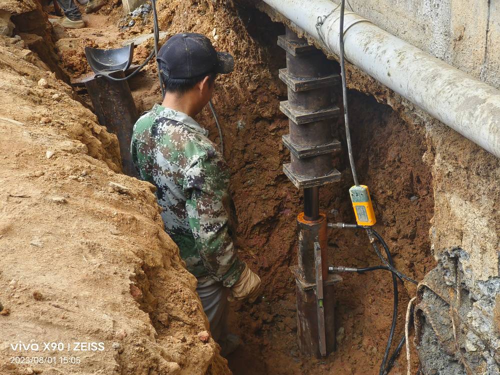 贵港某楼房地基下沉房屋倾斜纠偏顶升施工